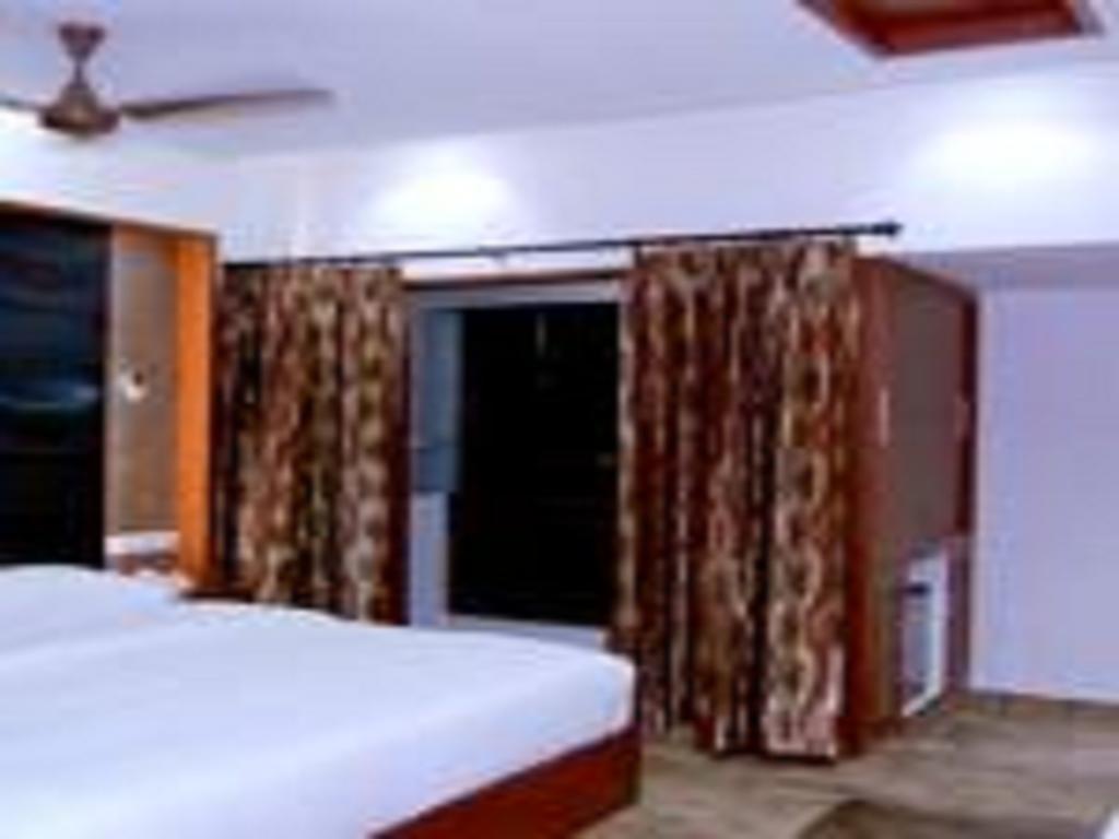 Hotel International Maduraj Zewnętrze zdjęcie
